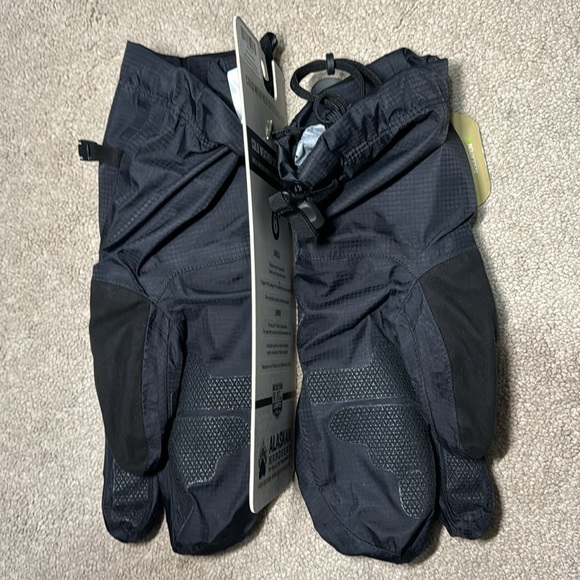 Alaskan HardGear Cold Weather System Gloves by Duluth Trading - Picture 5 of 11